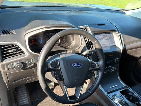 Used 2019 Ford Edge SEL w/ Equipment Group 201A AWD/4WD image 8