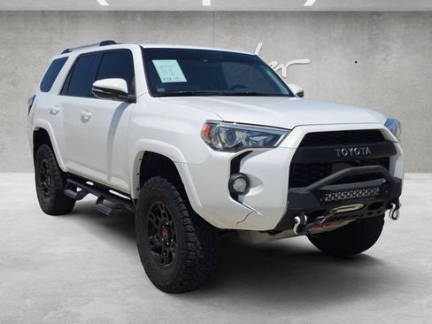Used 2020 Toyota 4Runner SR5 Premium w/ Moonroof Package AWD/4WD image 2