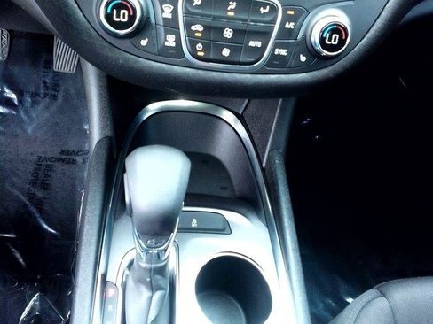 Used 2022 Chevrolet Malibu LT FWD image 11