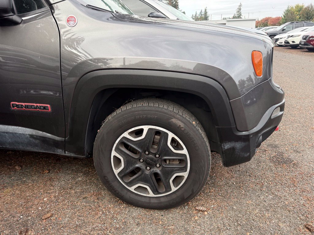 Used 2016 Jeep Renegade Trailhawk AWD/4WD image 4