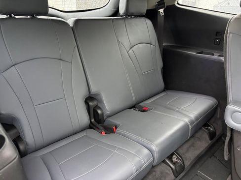 Used 2020 Buick Enclave Essence w/ Sound and Sites Package image 27