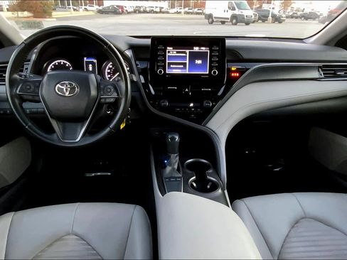 Used 2023 Toyota Camry SE image 14
