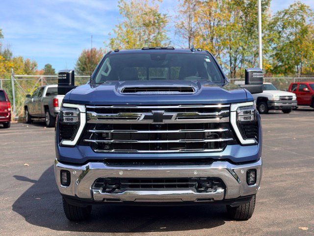Used 2026 Chevrolet Silverado 3500 LTZ w/ LTZ Plus Package AWD/4WD image 3