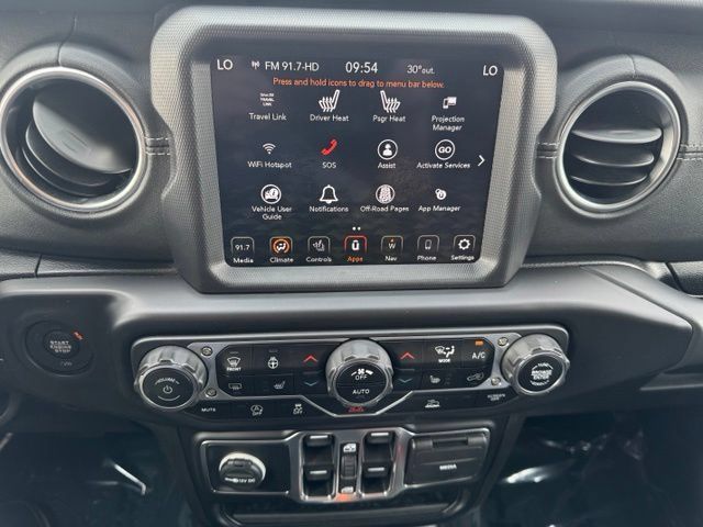 Used 2020 Jeep Gladiator Overland AWD/4WD image 16