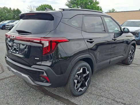 New 2026 Kia Seltos S AWD/4WD image 3