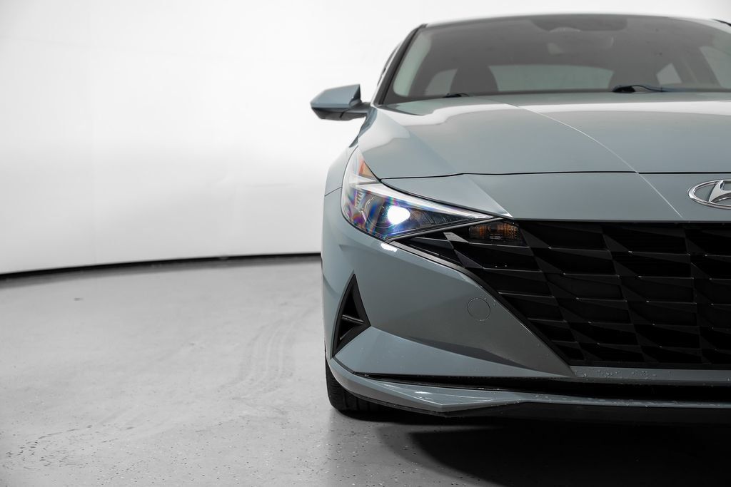 Used 2021 Hyundai Elantra Blue FWD image 18