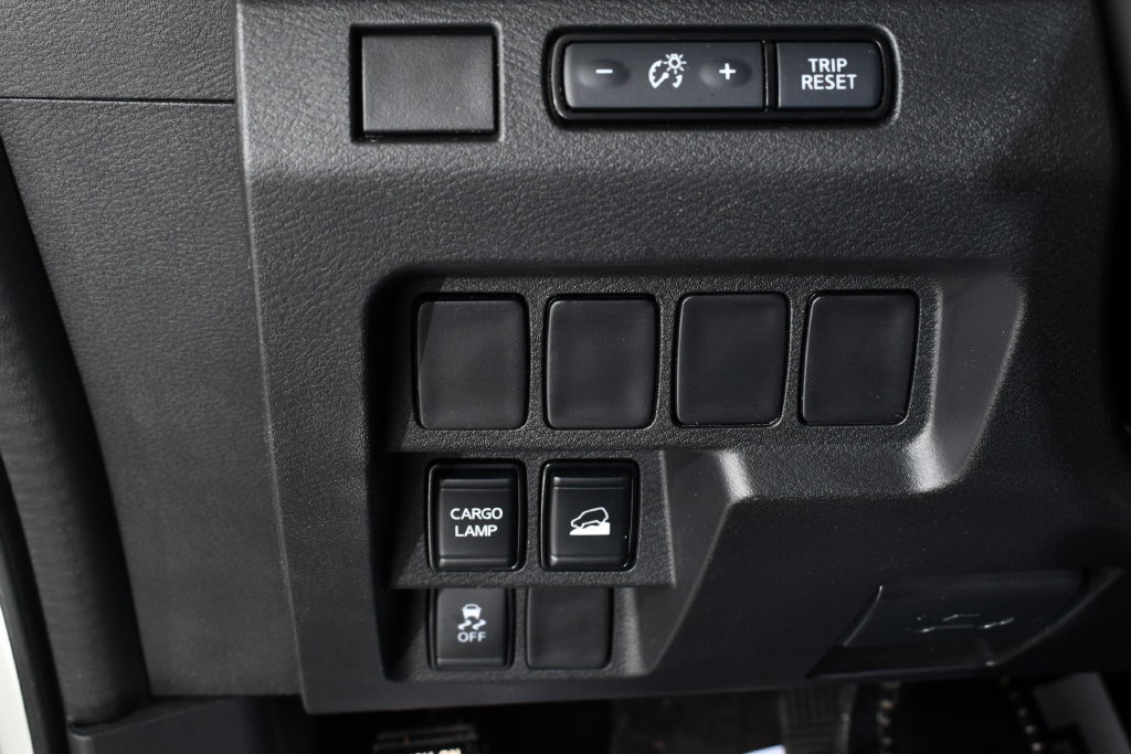 Used 2024 Nissan Frontier SV AWD/4WD image 32