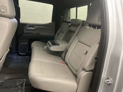 Used 2022 Chevrolet Silverado 1500 LTZ w/ LTZ Premium Package AWD/4WD image 19