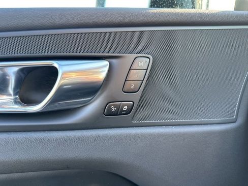 Certified 2025 Volvo XC60 B5 Plus image 32