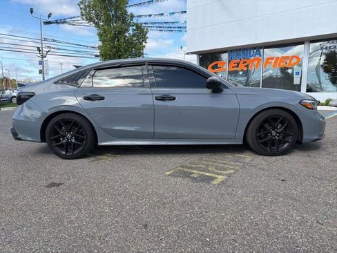 Used 2025 Honda Civic Sport image 4