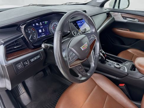 Used 2022 Cadillac XT5 Premium Luxury w/ Technology Package AWD/4WD image 10