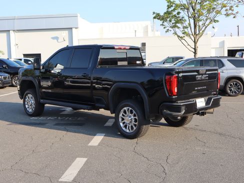 Used 2020 GMC Sierra 2500 AT4 w/ Technology Package AWD/4WD image 8