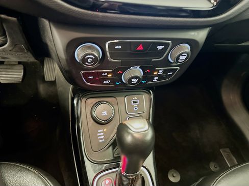 Used 2018 Jeep Compass Limited AWD/4WD image 26