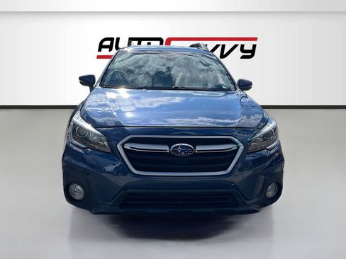 Used 2019 Subaru Outback 3.6R Limited AWD/4WD image 2