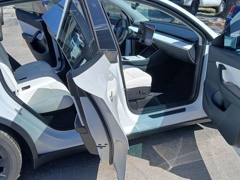 Used 2020 Tesla Model Y Long Range AWD/4WD image 20
