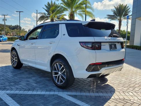 New 2025 Land Rover Discovery Sport S image 3