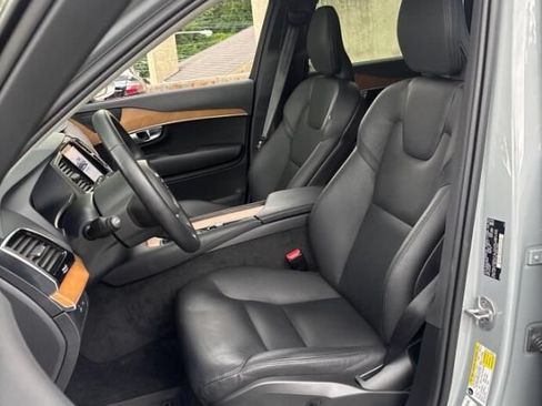 Used 2024 Volvo XC90 T8 Plus w/ Protection Package Premier AWD/4WD image 5