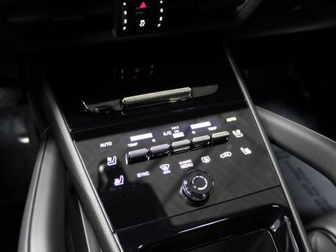 New 2026 Porsche Cayenne Coupe image 33