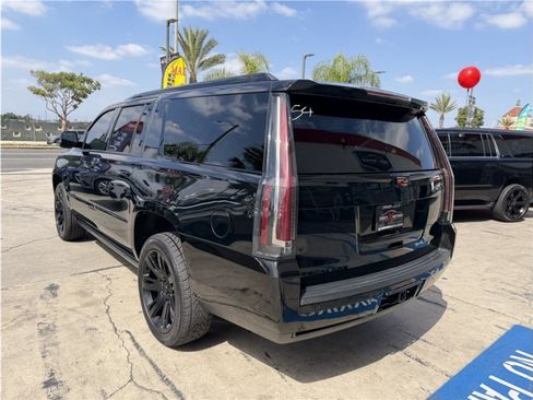 Used 2019 Cadillac Escalade ESV Premium Luxury RWD image 4