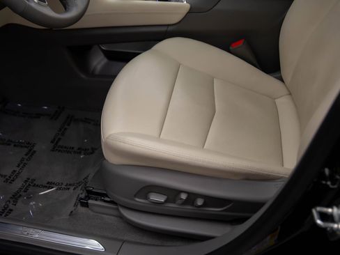 Used 2025 Cadillac XT5 Premium Luxury w/ LPO, Floor Liner Package image 17