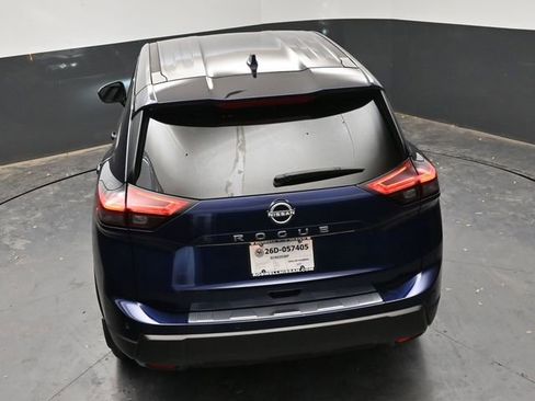Certified 2025 Nissan Rogue SV image 27