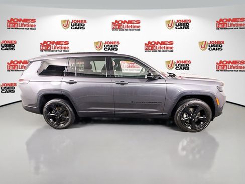 Used 2023 Jeep Grand Cherokee L Laredo AWD/4WD image 19