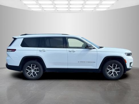 Certified 2023 Jeep Grand Cherokee L Limited w/ Luxury Tech Group II AWD/4WD image 8