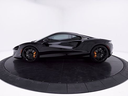 Used 2026 McLaren Artura RWD image 15