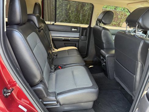 Used 2014 Ford Flex SEL w/ Equipment Group 202A FWD image 16