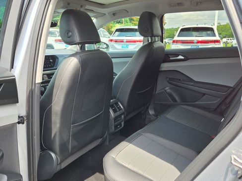 Certified 2023 Volkswagen Taos SE w/ Panoramic Sunroof Package FWD image 47