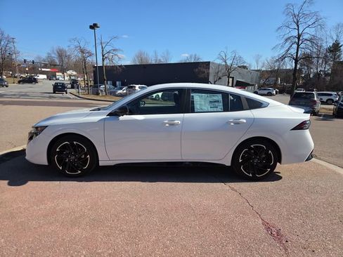 New 2026 Nissan Sentra SR image 3