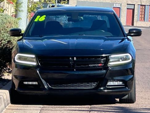 Used 2016 Dodge Charger SXT image 2