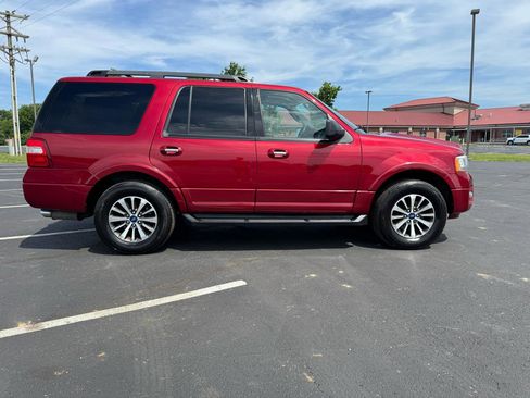 Used 2017 Ford Expedition XLT w/ Equipment Group 202A AWD/4WD image 6