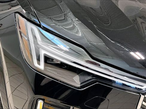 New 2026 Volvo XC90 B6 Plus w/ Protection Package Premier AWD/4WD image 15