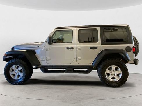 Used 2018 Jeep Wrangler Unlimited Sport S image 2