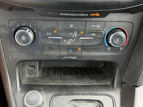 Used 2017 Ford Focus SE image 18