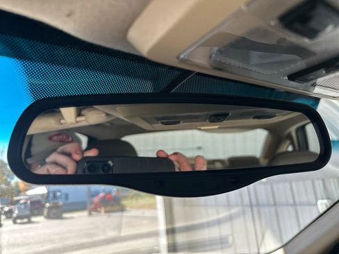 Used 2005 Mercury Montego Luxury image 42