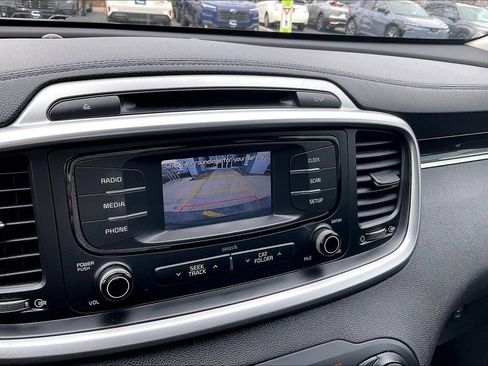 Used 2017 Kia Sorento AWD image 24