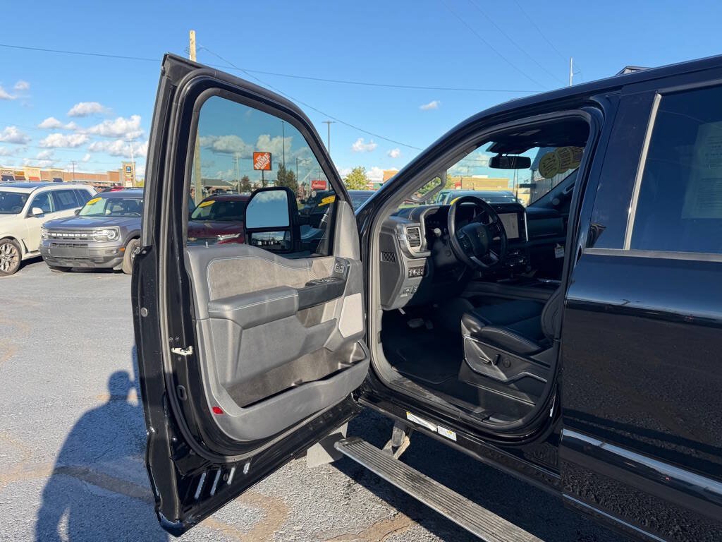 Used 2025 Ford F450 Platinum w/ FX4 Off-Road Package AWD/4WD image 11
