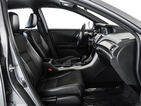 Used 2016 Honda Accord Sport image 31