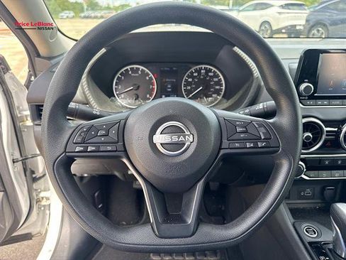 Used 2025 Nissan Sentra S FWD image 20