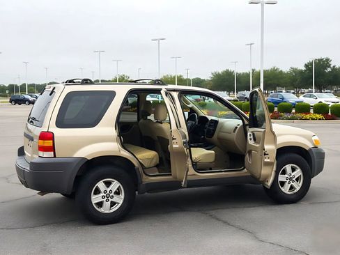 Used 2007 Ford Escape XLS image 10