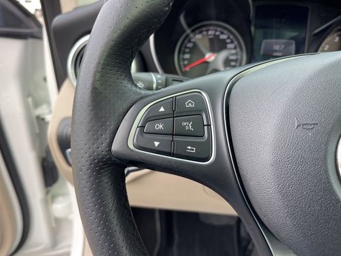 Used 2017 Mercedes-Benz GLC 300 4MATIC image 16