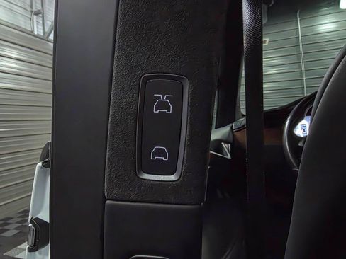 Used 2019 Tesla Model X Performance image 20