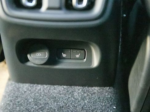 New 2026 Volvo XC40 B5 Plus w/ Protection Package Premier image 20