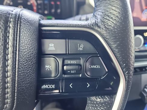Used 2025 Toyota Sequoia Platinum AWD/4WD image 20
