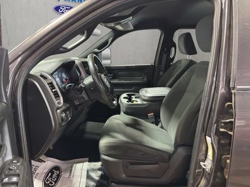 Used 2024 RAM 2500 Tradesman w/ Chrome Appearance Group AWD/4WD image 4