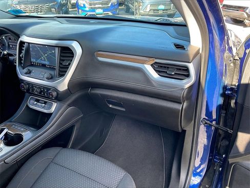 Used 2023 GMC Acadia SLE w/ Driver Convenience Package image 12