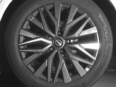 Used 2025 Nissan Altima 2.5 SV image 14