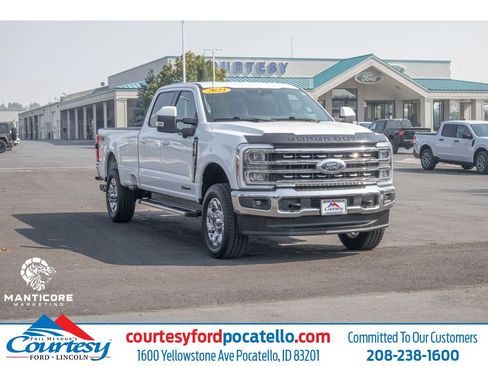 Used 2023 Ford F350 Lariat w/ FX4 Off-Road Package AWD/4WD image 1
